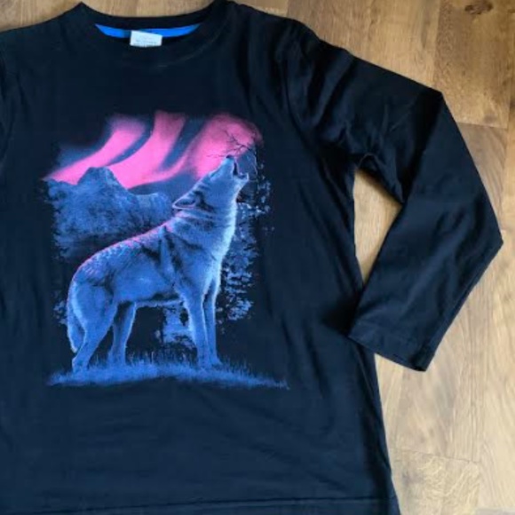 🆕 Neon Wolf Graphic Tee - Picture 6 of 14